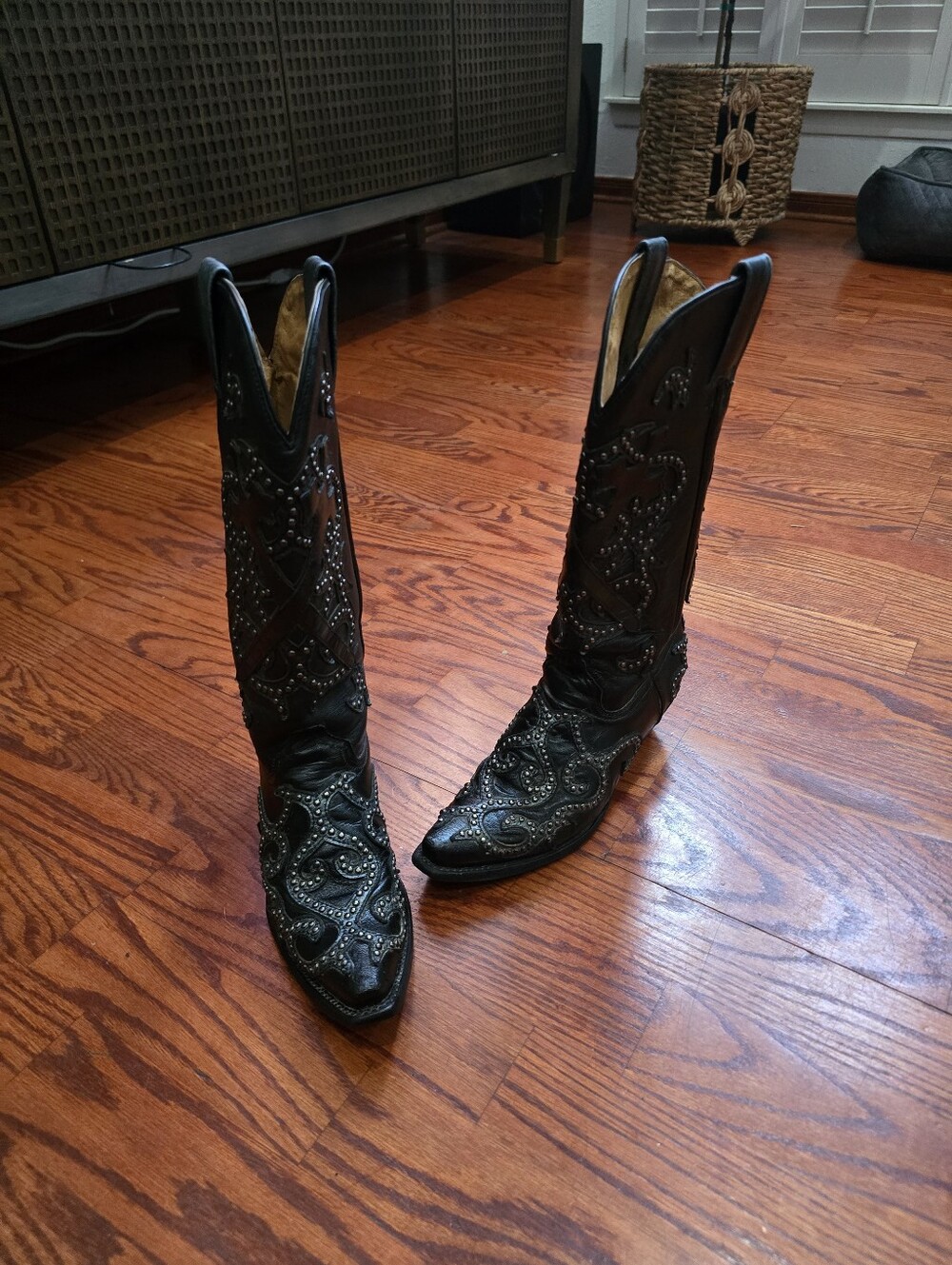 Corral Women's A3037 Studded Black Leather Western Boots - Snip Toe - Size 7M